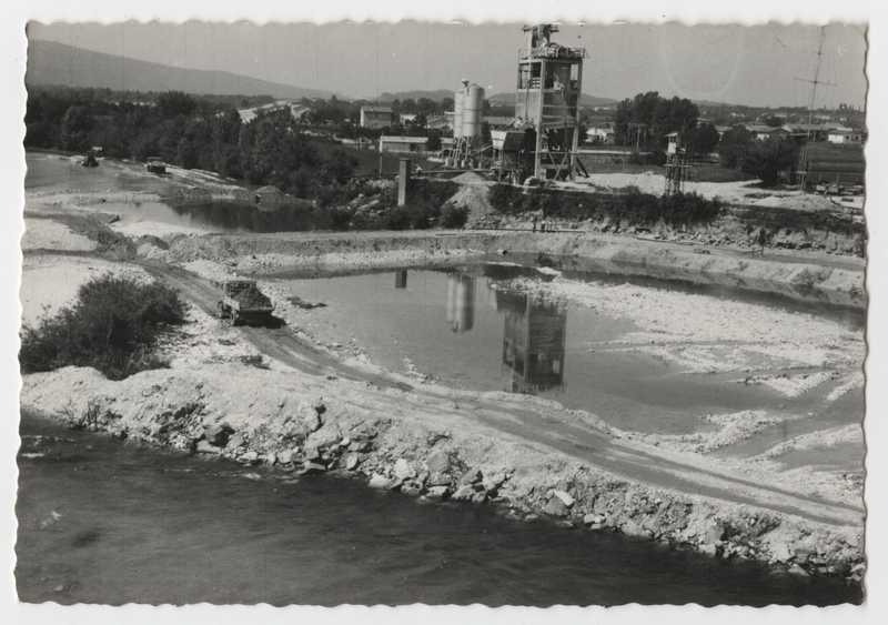 Fiume Isonzo, Gorizia. Opere di sbarramento in costruzione. Panorama sul cantiere di bonifica. Veduta dall'alto